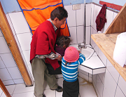 Agua y Energía. La energía renovable proporciona agua caliente para el páramo ecuatoriano.