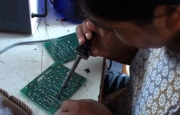 Comunidades aisladas de Guatemala disponen de energía solar fotovoltaica gracias a un proyecto que capacita a las mujeres de las aldeas en esta tecnología.