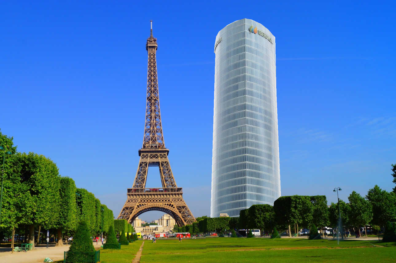 Órdago de Iberdrola a Francia al presionar a sus propios clientes para que se den de baja y el Estado les mantenga