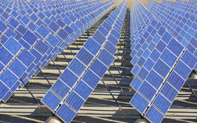¿Qué procedimientos arbitrales por la retroactividad fotovoltaica se dirigen contra España?