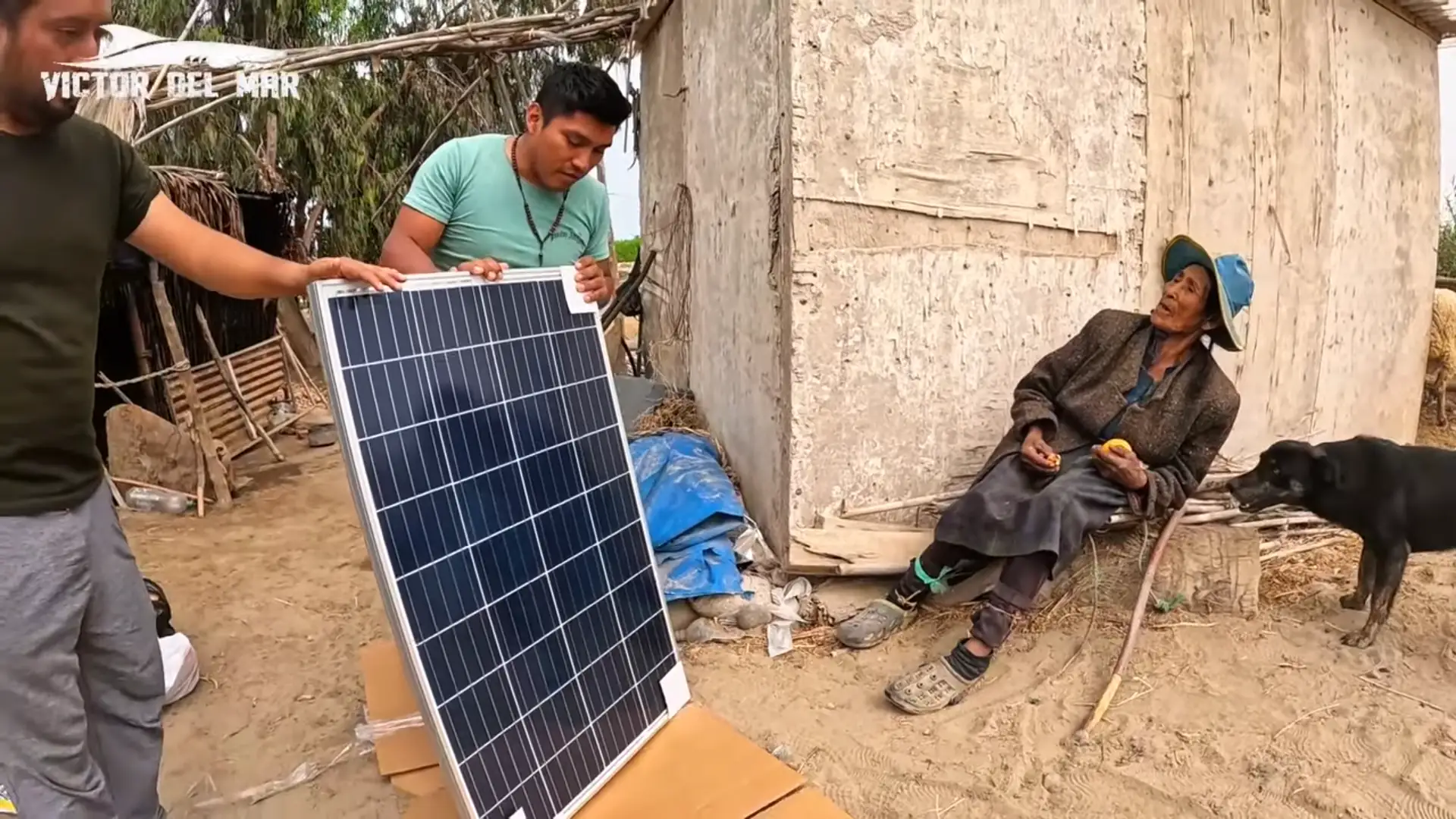 Vivía sola y sin luz. 