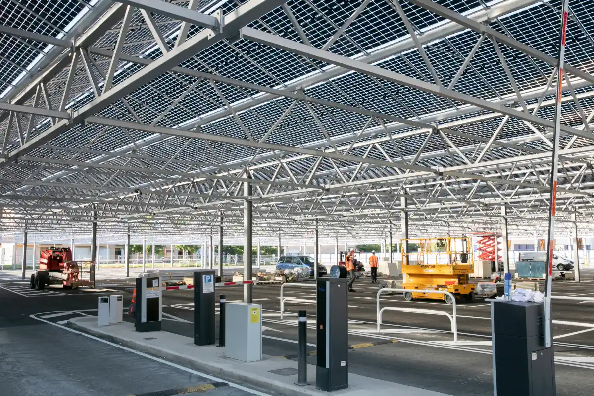 El jueves reabre al aparcamiento disuasorio en Pamplona con la mayor instalación fotovoltaica de la ciudad 