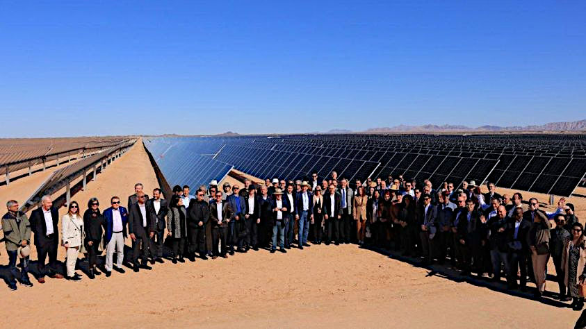 Visitan representantes de 80 naciones y de 25 organismos internacionales la central fotovoltaica Puerto Peñasco, en México