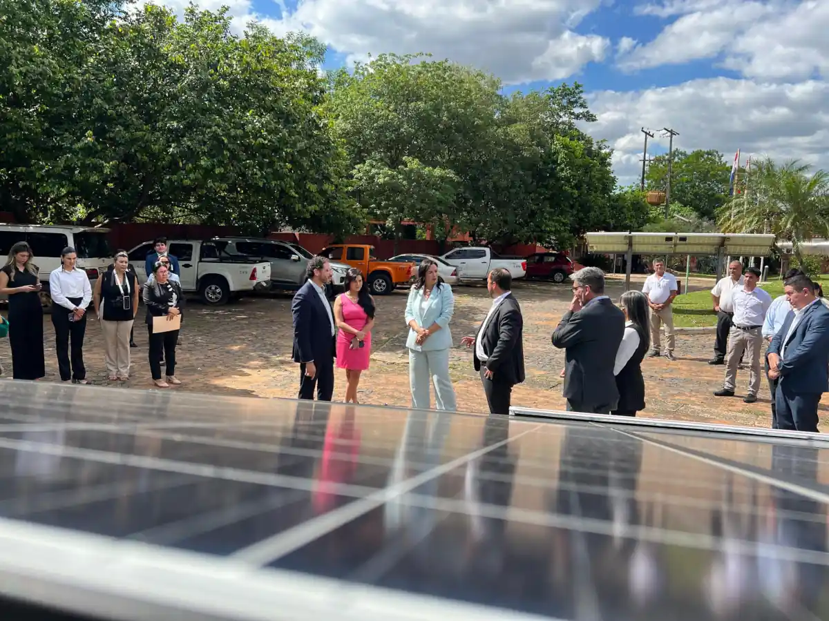 MOPC de Paraguay impulsa la diversificación energética inaugurando su propia planta solar