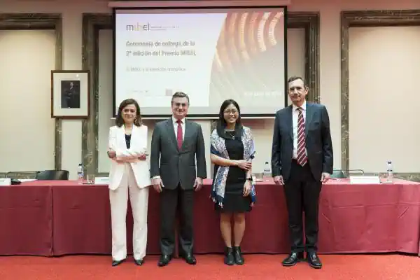 El Consejo de Reguladores del Mercado Ibérico de Electricidad entrega el Premio MIBEL