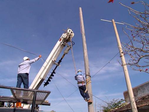 Las Pretendidas Servidumbres De Paso De Las Compañías - 