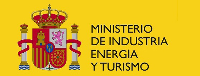 España logra avances en interconexiones eléctricas y autoconsumo.
