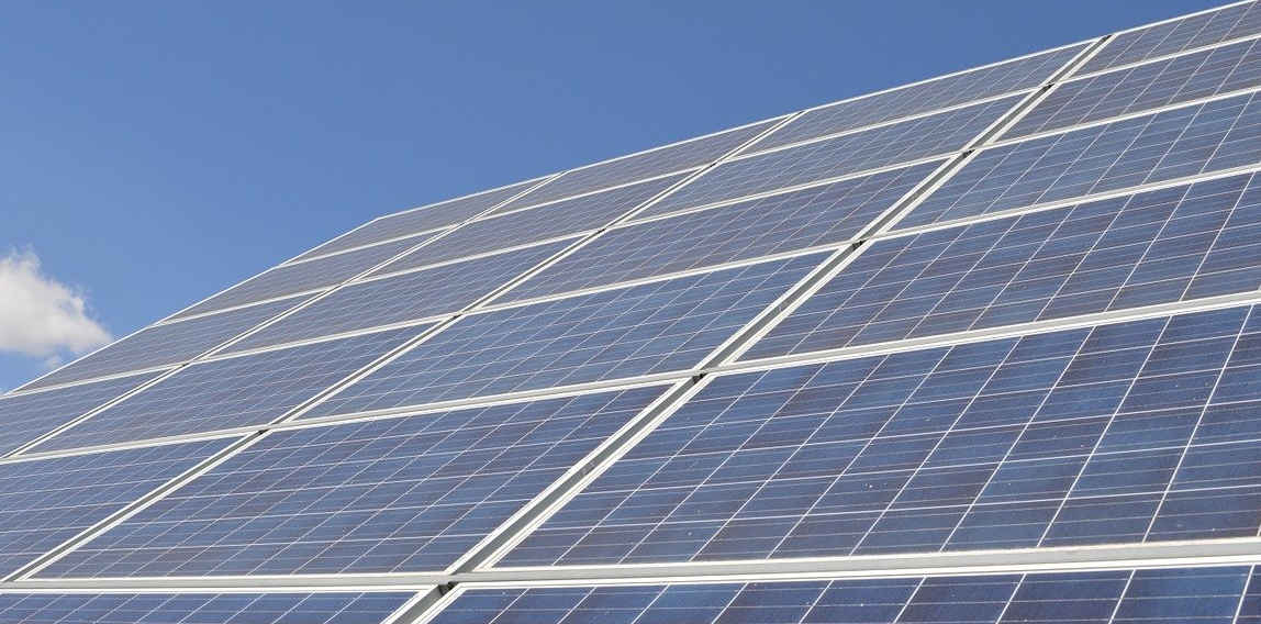 Concurso público para suministro instalaciones fotovoltaicas en Madrid