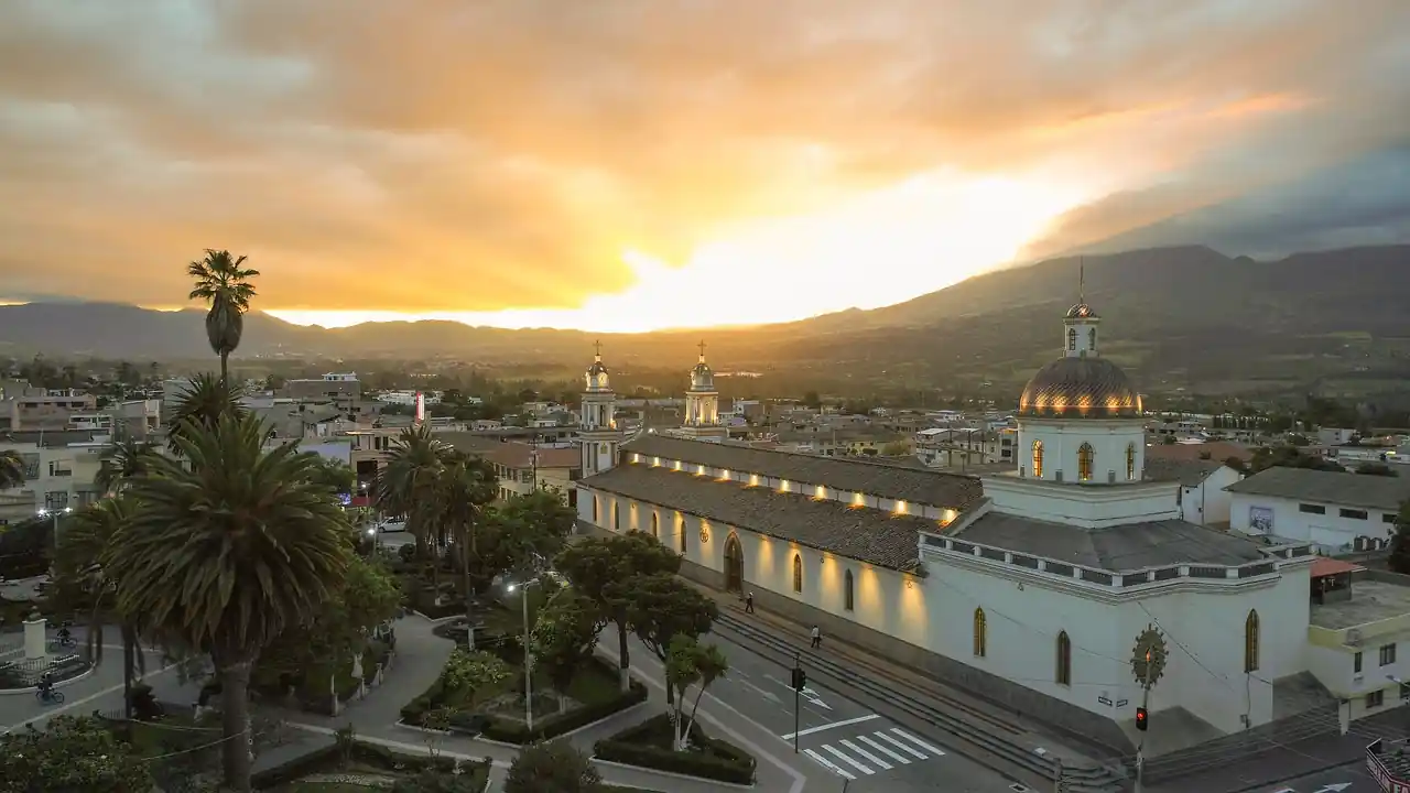 Sistemas de generación con luz solar para autoabastecimiento aportan más de 60 000 kilovatios de potencia en Ecuador