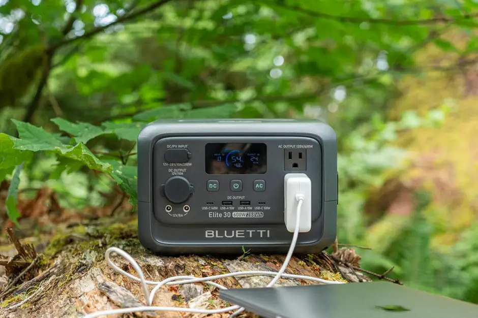 BLUETTI presenta la estación ultraligera Elite 30 V2, redefiniendo el concepto de energía portátil