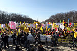 Más de 11.000 personas protestan en Berlín en contra de los recortes de la energía solar fotovoltaica.