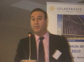 El que la fotovoltaica crezca rápido en España no gusta al Ministro de Industria.