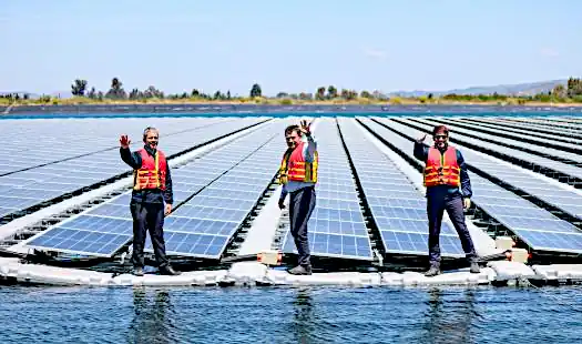 Ministros de Energía y Agricultura inauguran planta solar flotante en Región de O´Higgins