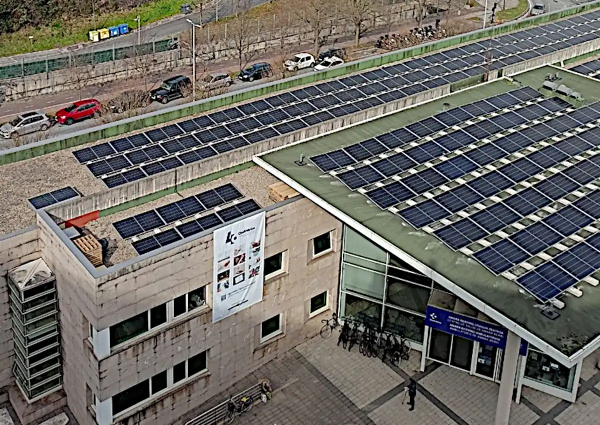 Osakidetza recibe el premio EnerAgen 2023 en Energías Renovables por la instalación de paneles solares fotovoltaicos en Centros de Atención Primaria