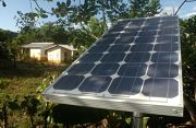 El Plan de sostenibilidad de los sistemas fotovoltaicos solares utilizados en electrificación rural, llega a Jujutla en El Salvador.
