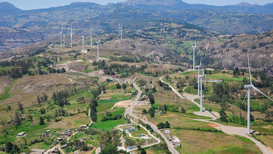 Gobierno inaugura la primera central eólica de la sierra Duna y Huambos, en Cajamarca