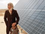 El mayor productor mundial de petróleo, Arabia Saudí, invierte en fotovoltaica para un futuro energético renovable.