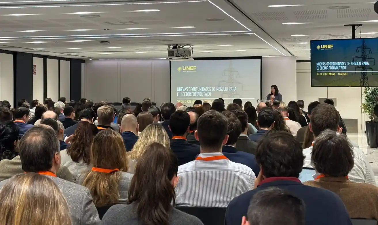 El control de tensión y el almacenamiento hibridado, nuevas oportunidades de negocio para el sector fotovoltaico